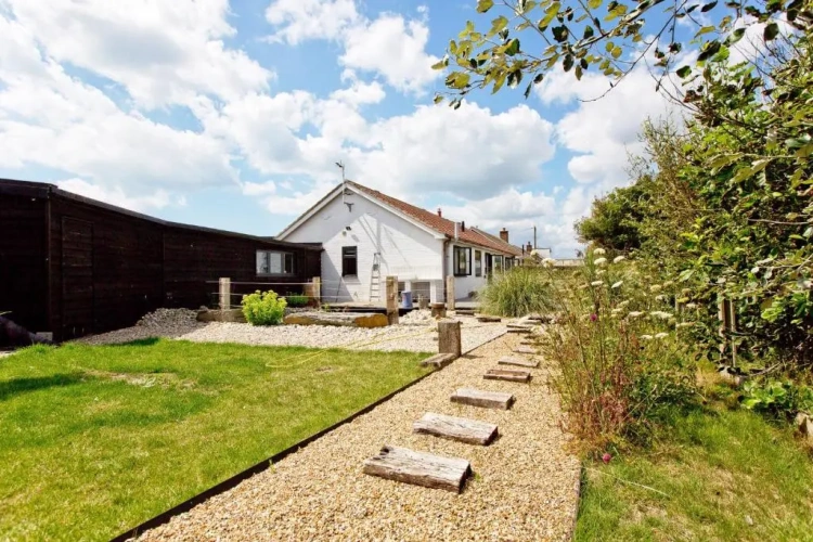 3 Bedrooms Cottage