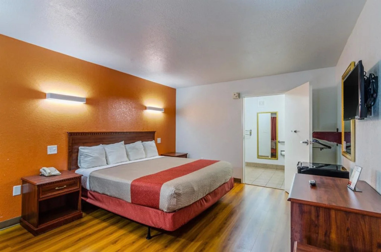 Motel 6 Troy