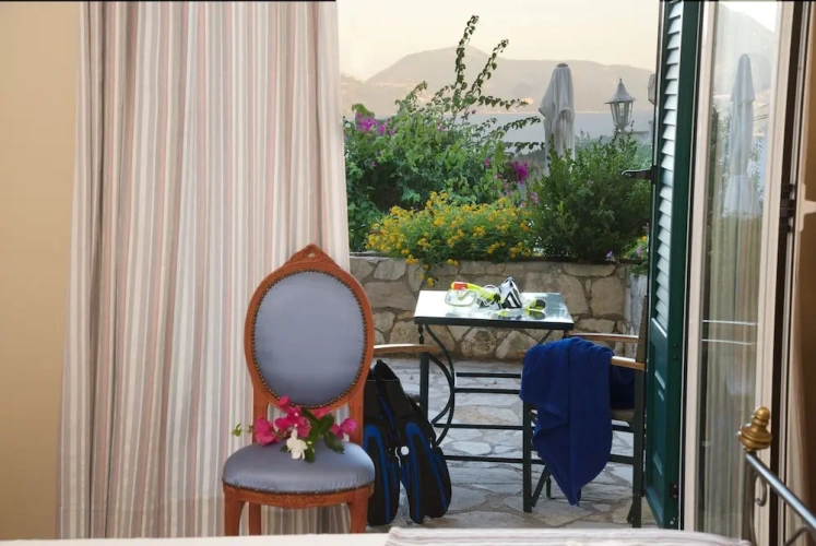 Standard Double room with partial sea view