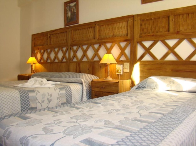 Standard Triple room