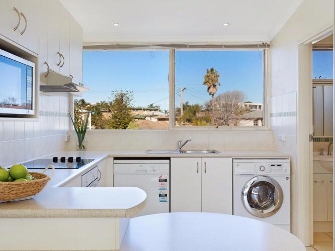 Seashells Apartments MerimbulaOver view