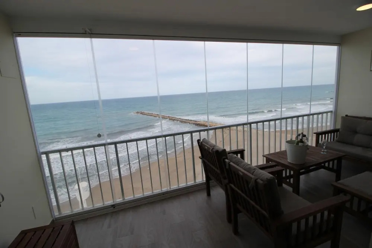 Sea front - Stunning views