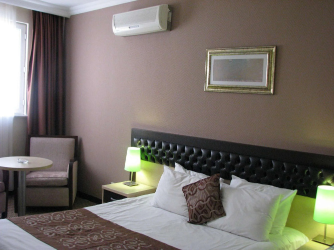 Adela Hotel