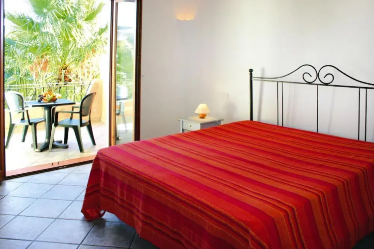 Residence With Shared Pool in Palau