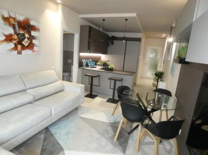 2 Bedrooms Apartment