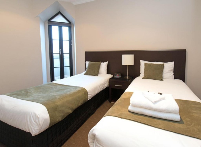 3 Bedrooms Apartment