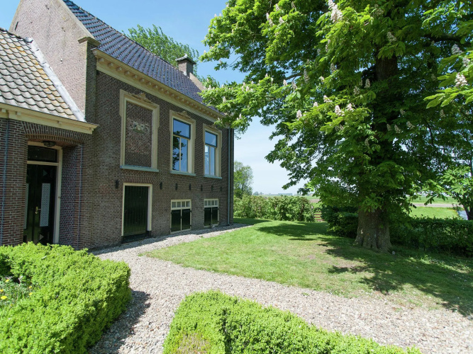 Idyllic Rural Home With Bikes