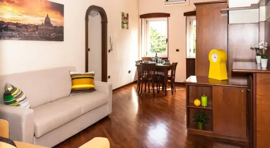 Longhi Holidays House