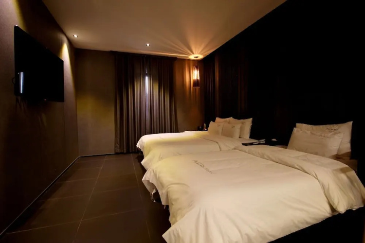 Masan Almond Hotel
