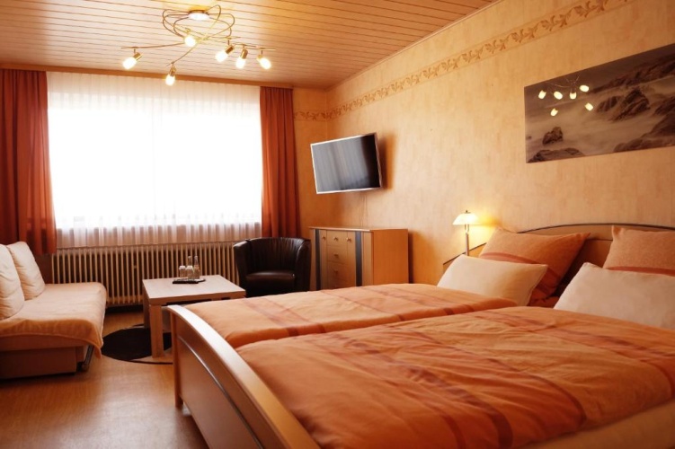 Standard Triple room