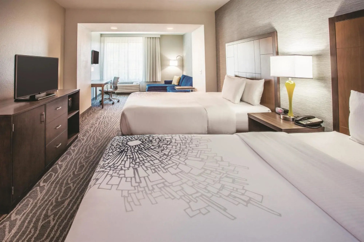 La Quinta Inn And Suites Duluth