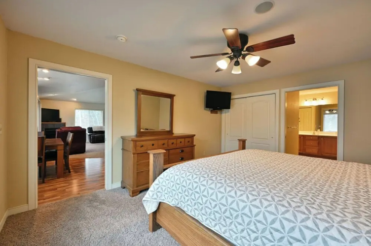 Unit 701 5 bd 3 ba