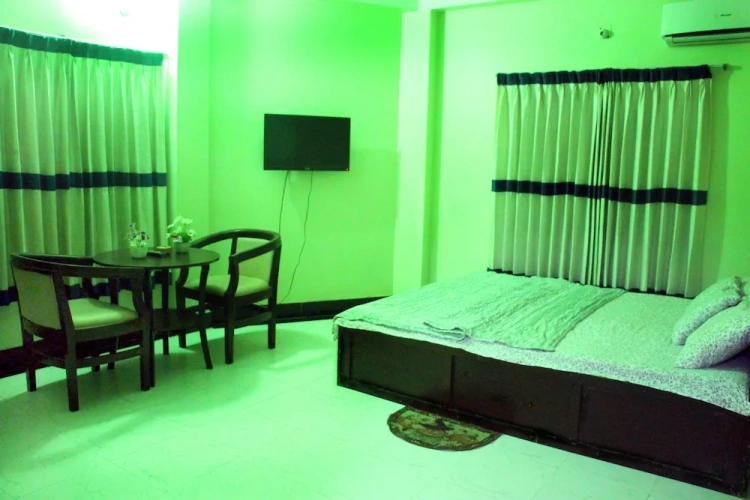 1 Bedroom Deluxe Double room with garden view