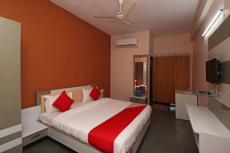 OYO 26864 Affinity Palace