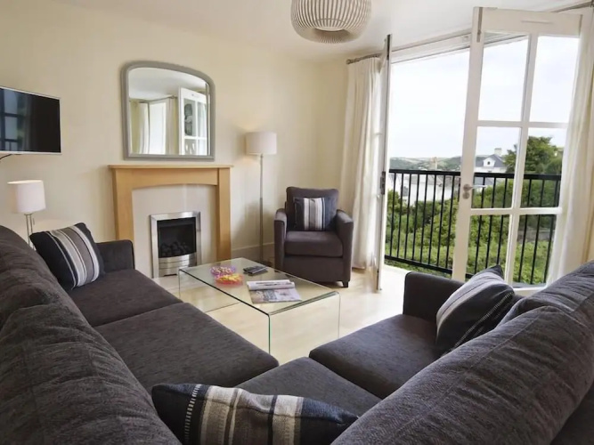 6 Combehaven