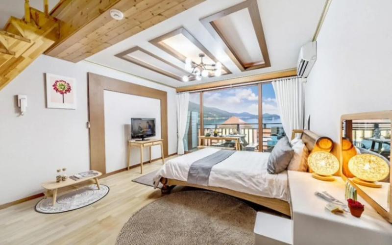 Geojedo Bay One Pension