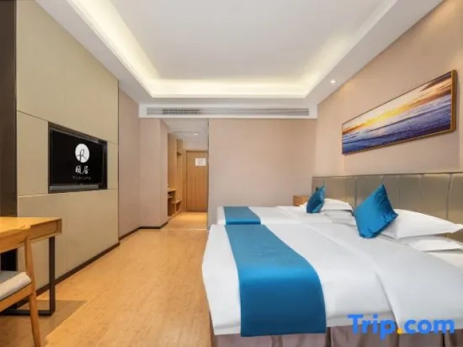 Standard Twin room with garden view