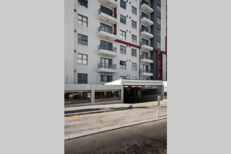 The Paragon KAHLÚA Modern Open Plan Centrally Located