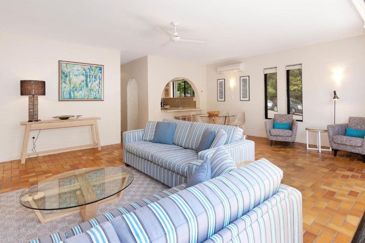 2 Bedrooms Apartment