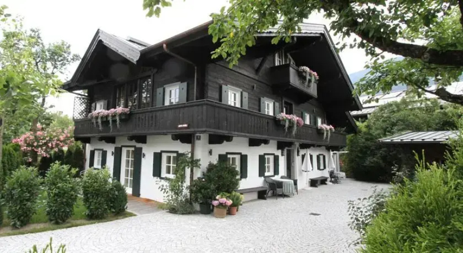 Weberhaus - Adults Only