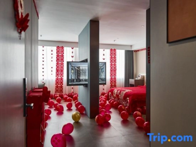Premier room