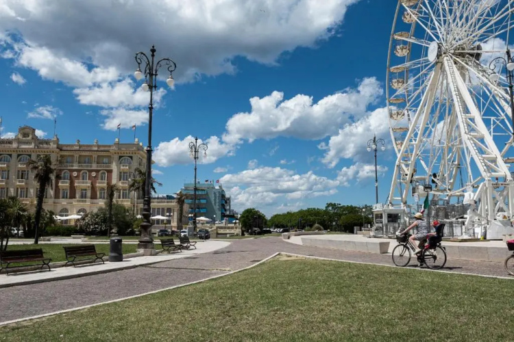 Housmart Grattacielo Cesenatico