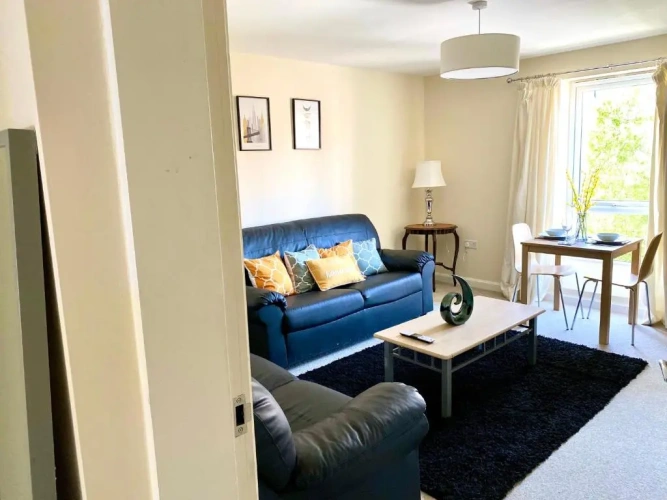 2 Bedrooms Apartment