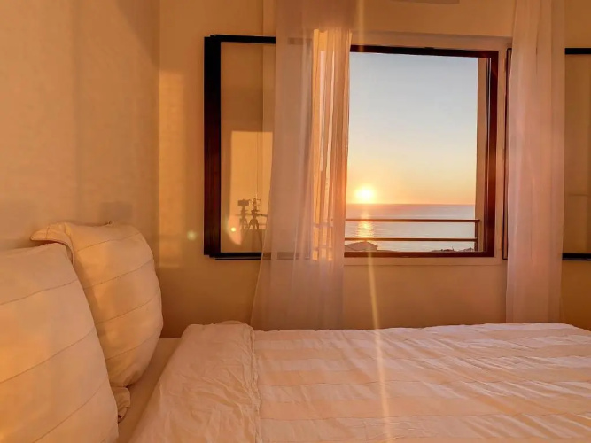 2br apartment with parking near Monaco
