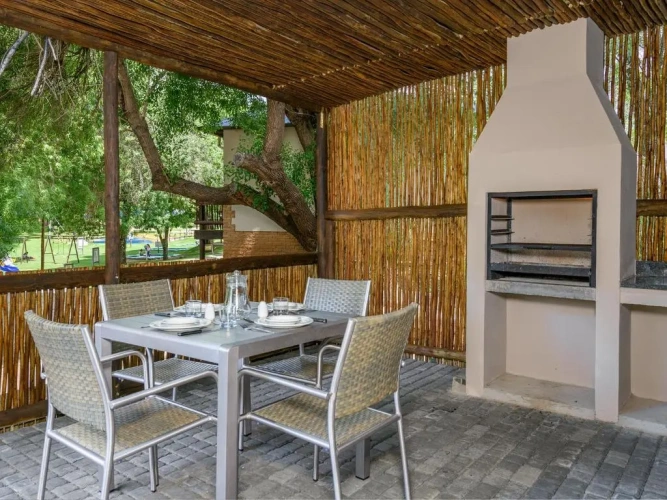 2 Bedrooms Villa