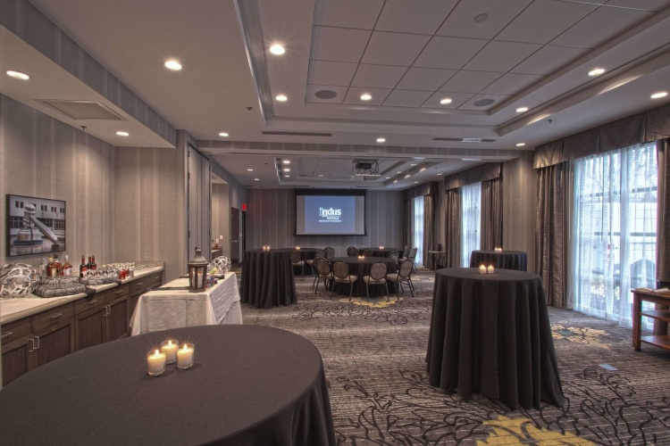 Hampton Inn & Suites Columbus/University Area photo 16