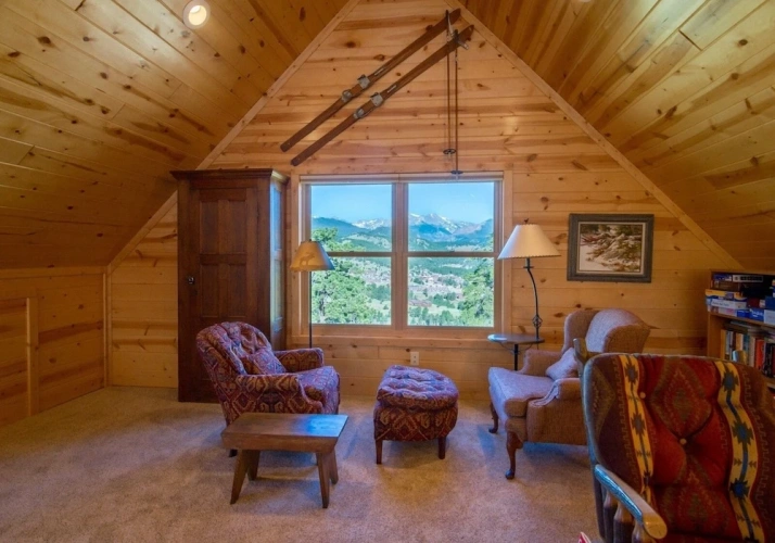 4 Bedrooms Cottage