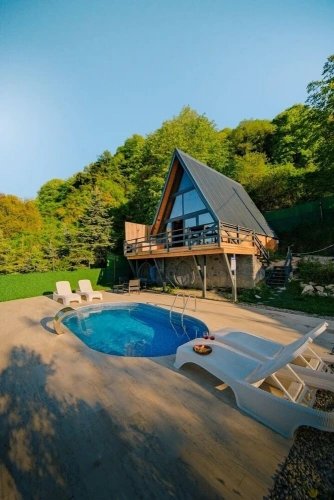 Deluxe Bungalow with lake view