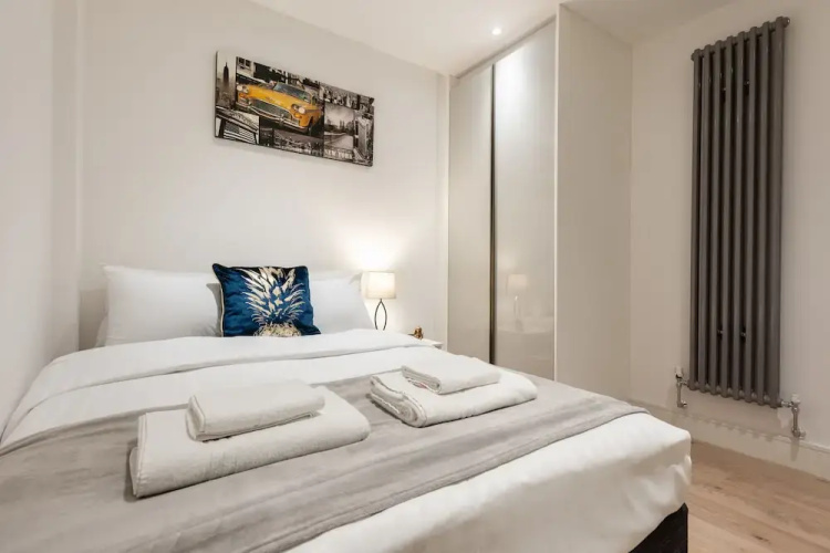 Platinum Apartment in Central Camden 9984