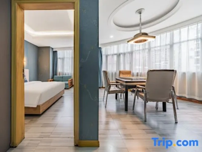 Deluxe Suite