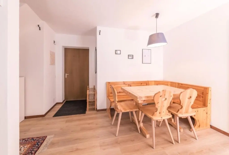 3 Bedrooms Apartment