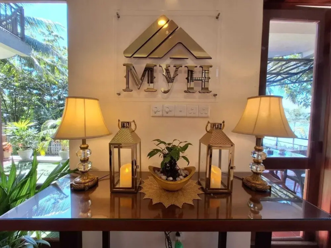 MYH - Lake Front Pvt Villa