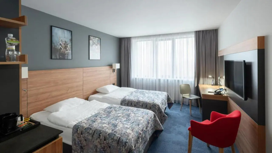 Favor Park Hotel