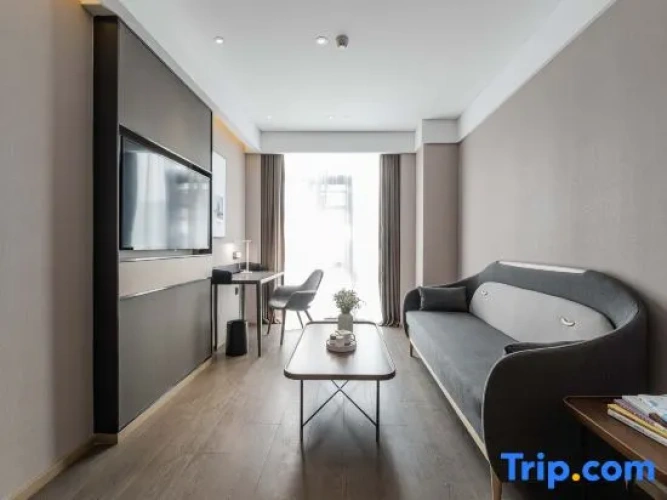 Double Family Suite with street view