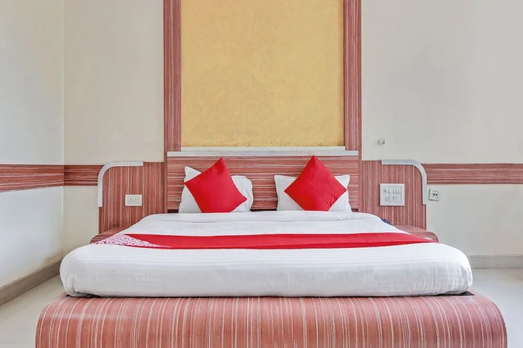 Oyo 60852 Hotel Residency Park