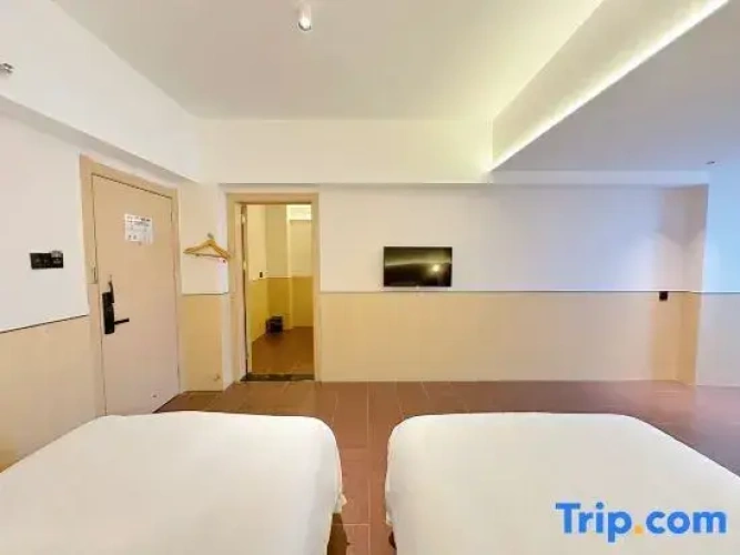 Quadruple Suite