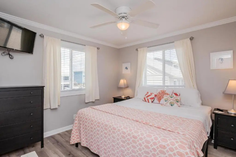 Just Beachy by Oak Island Accommodations