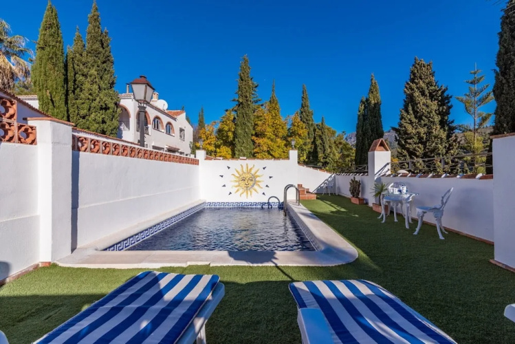 1133 Villa Dachita