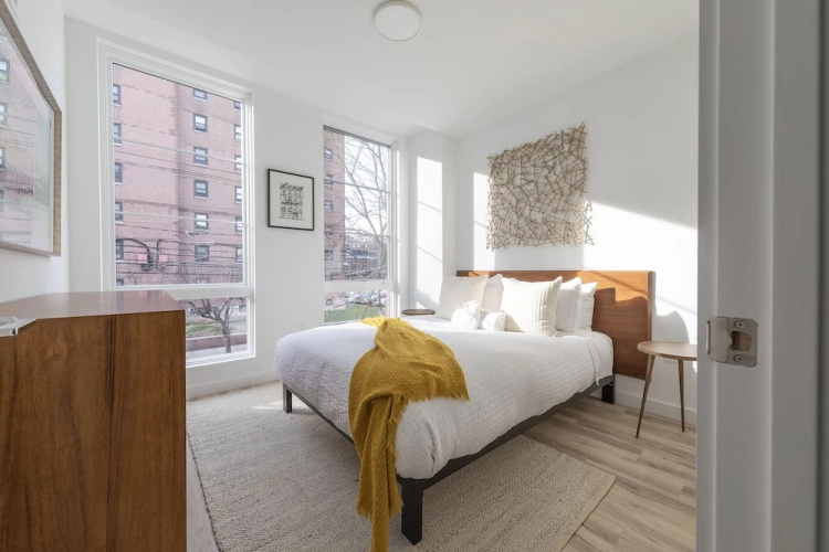 Stylish 3BR Retreat w Private Deck Near NYC