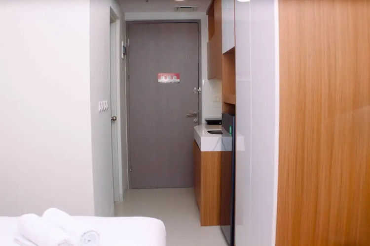 Comfortable Design Studio Room At Vasanta Innopark Apartment