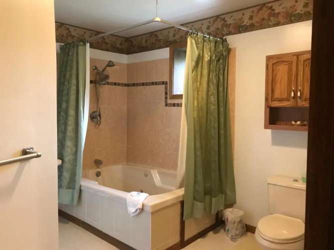 7 Gables Inn & Suites