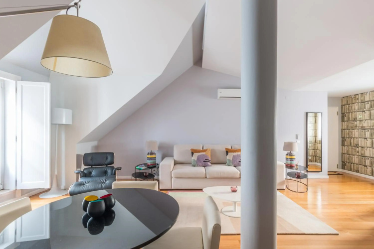 Baixa-Chiado Library Loft