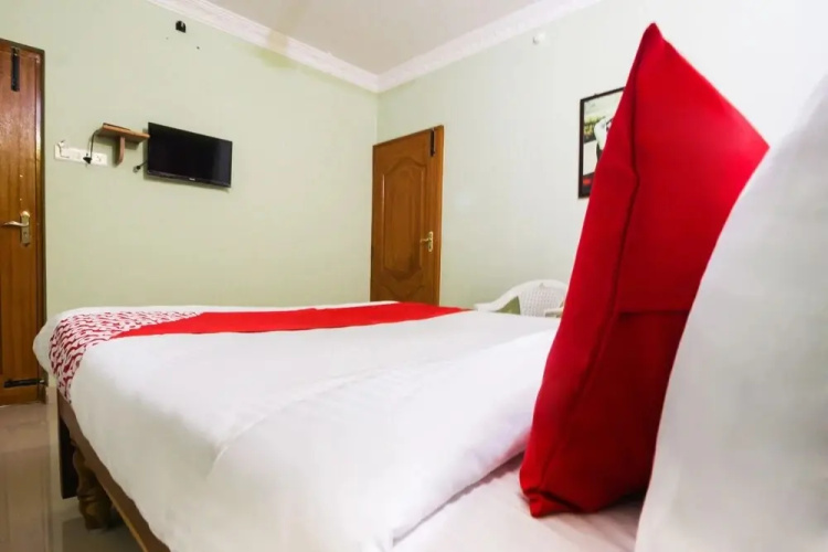 Hotel Srn by OYO Rooms