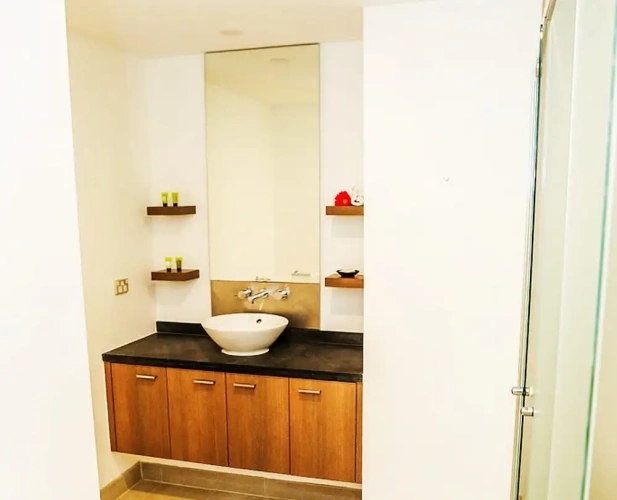 3 Bedrooms Apartment
