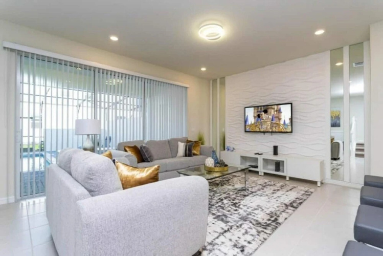 630 Amazing Home With Thematic Rooms