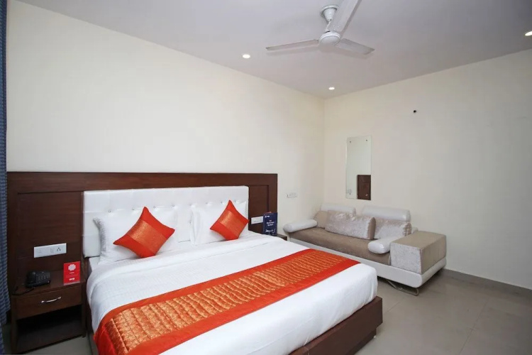 OYO 6495 Hotel Eden Greens